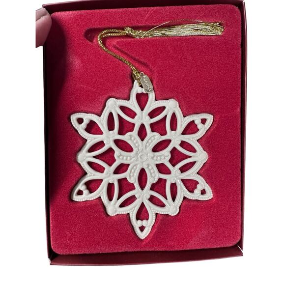 Lenox Annual 2007 Snow Fantasies Snowflake Christmas Tree Ornament Boxed Holiday - Picture 2 of 3